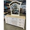 Image 1 : AHSLEY FURNITURE DRESSER AND MIRROR