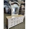 Image 2 : AHSLEY FURNITURE DRESSER AND MIRROR