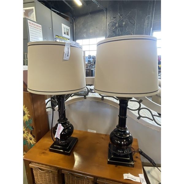 PAIR OF TABLE LAMPS