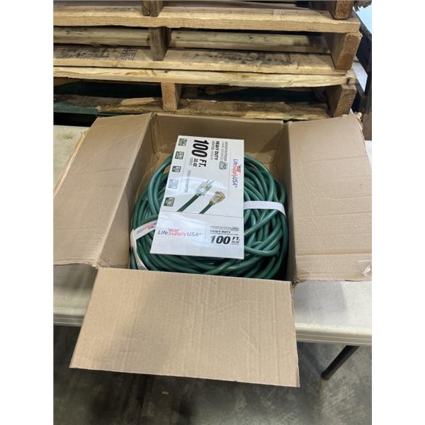 AS NEW 100FT GREEN INDOOR OUTDOOR HEAVY DUTY LIGHTED 3 WIRE GROUNDED EXTENSION CORD 12AWG