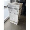 Image 2 : INSIGNIA 8,000BTU PORTABLE AIR CONDITIONER WITH ACCESSORIES IN BOX