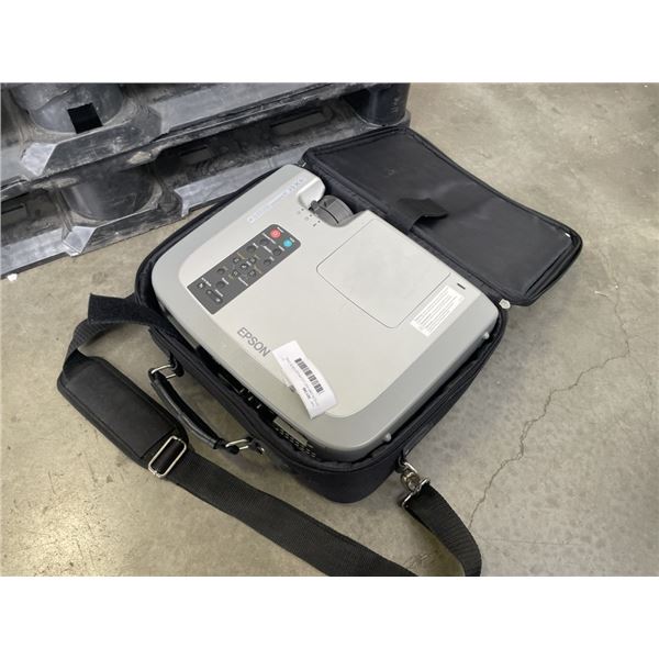EPSON EMP-600 LCD PROJECTOR IN CASE WITH MANUAL