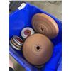 Image 2 : ASSORTED GYM LIFTING WEIGHT PLATES