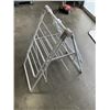 Image 3 : ROLL OF INSULATION AND FOLDING CLOTHES DRYING RACK