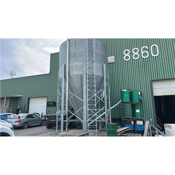 GALVANIZED STEEL GRAIN SILO WITH DIGITAL SCALE SYSTEM. APPROX 12' DIAMETER X 25' HIGH.