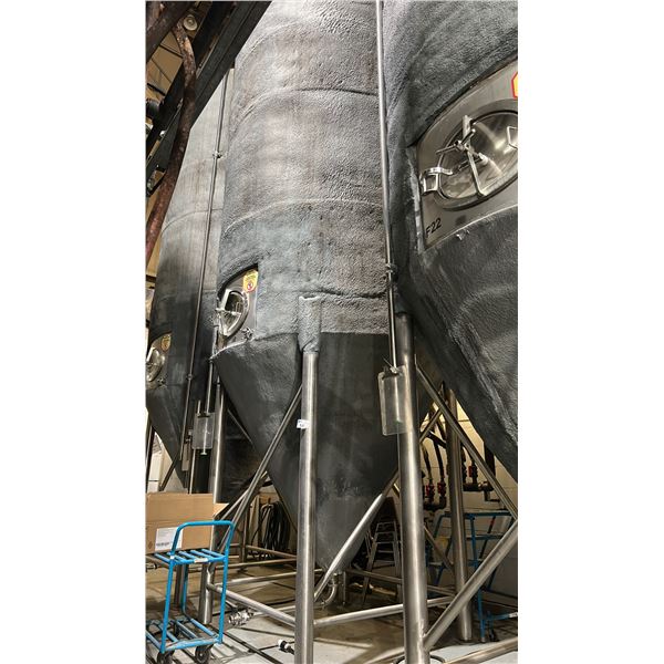 BIRON CONSTRUCTION 150 HL JACKETED FERMENTER TANK. PROFESSIONAL REQUIRED FOR REMOVAL