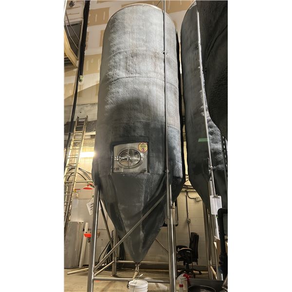 BIRON CONSTRUCTION 150 HL JACKETED FERMENTER TANK. PROFESSIONAL REQUIRED FOR REMOVAL
