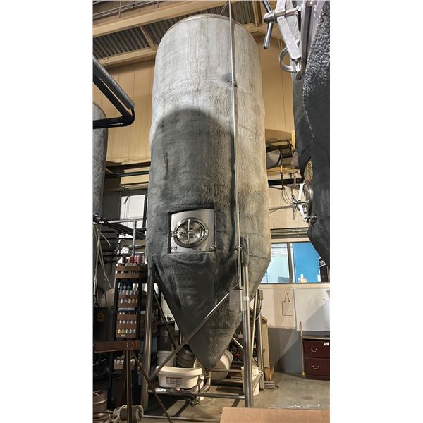 BIRON CONSTRUCTION 150 HL JACKETED FERMENTER TANK. PROFESSIONAL REQUIRED FOR REMOVAL