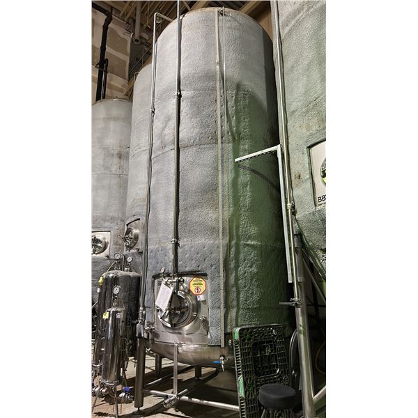 140 HL JACKETED FLAT BOTTOM BRIGHT BEER TANK. REQUIRES PROFESSIONAL FOR REMOVAL