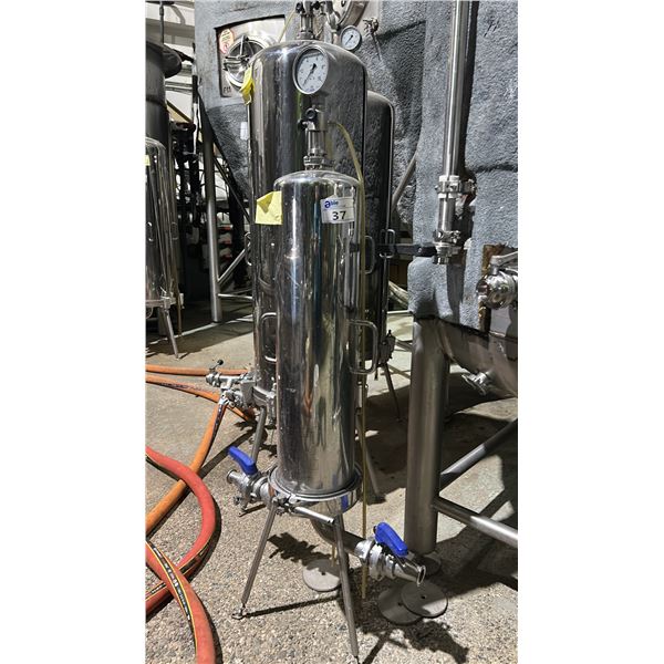CELLAR-TEK AVT FILTER HOUSING. MODEL VHP053. USES 5"X30" CARTRIDGE. APPROX 62"H