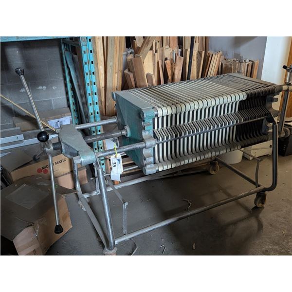MULTI PLATE FILTER SYSTEM ON WHEELS.  5' LONG