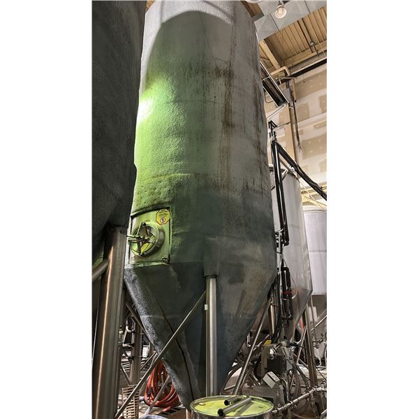 150 HL JACKETED FERMENTATION TANK. REQUIRES PROFESSIONAL TO REMOVE