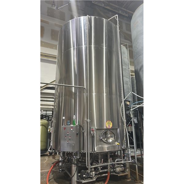 190 HL HOT WATER TANK WITH HEAT EXCHANGE. SPECIFIC MECHANICAL. 3 WATER PUMPS.