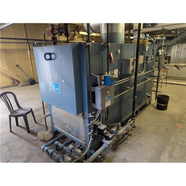 RITE STEAM BOILER MODEL 325S. 3.25 MILLION BTU PER HOUR. NATURAL GAS. 250 DEGREES. HONEYWELL