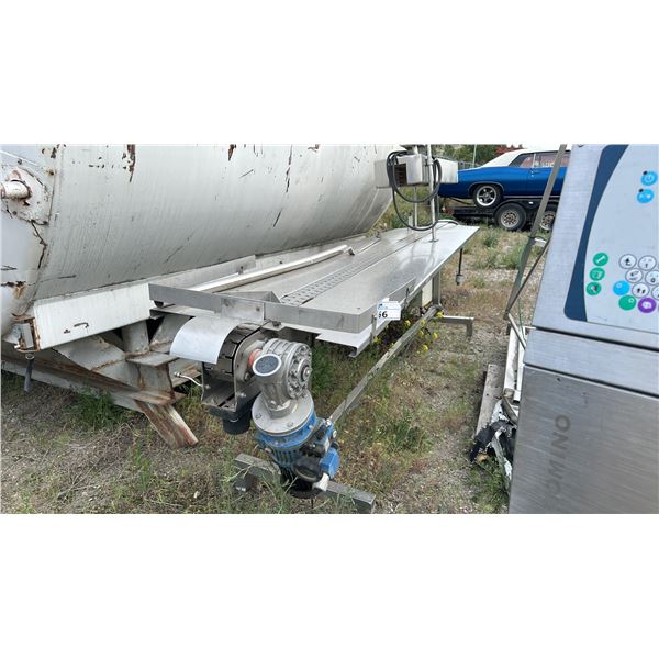 CONVEYOR TABLE AND FEED TABLE-LOCATED OUTSIDE