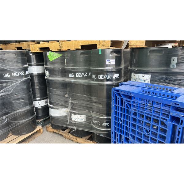 PALLET OF 16 X 50 LITER KEGS. DAS PLUS COMPOSITE KEGS.