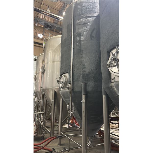 90 HL JACKETED FERMENTATION TANK. REQUIRES PROFESSIONAL TO REMOVE.