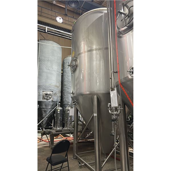 90 HL JACKETED FERMENTATION TANK. REQUIRES PROFESSIONAL TO REMOVE.