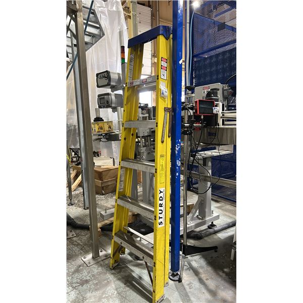 STURDY 6' YELLOW FIBERGLASS STEP LADDER