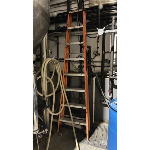 **LD EAGLE LADDERS ORANGE 10' FIBERGLASS STEP LADDER. LAST DAY PICK UP
