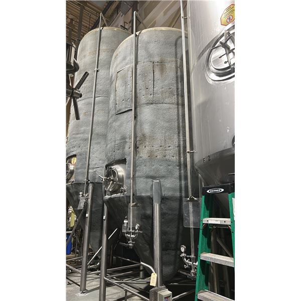 90 HL JACKETED FERMENTATION TANK. REQUIRES PROFESSIONAL TO REMOVE