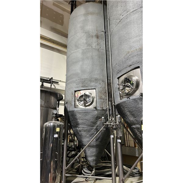 150 HL JACKETED FERMENTATION TANK. REQUIRES PROFESSIONAL FOR REMOVAL