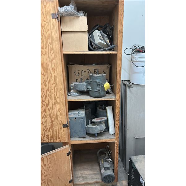 CONTENTS OF HALL IN SECOND BAY AREA. INC APPROX 75' TECK 4/12 CABLE, APPROX 100' CCI ROYAL 600V 10/4