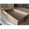 Image 2 : PALLET OF 900 CARDBOARD FLATS