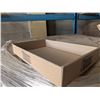 Image 2 : PALLET OF APPROX 900 CARDBOARD FLATS