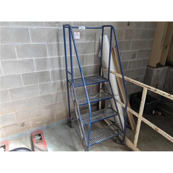 BLUE 3' ROLLING STEP LADDER