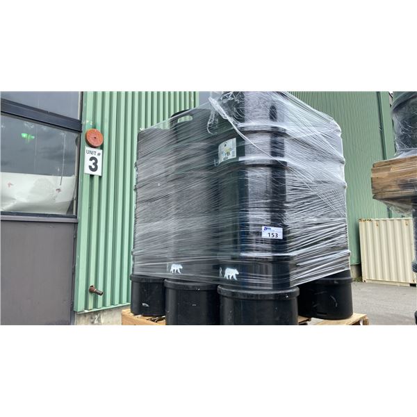 PALLET WITH 16 COMPOSITE KEGS