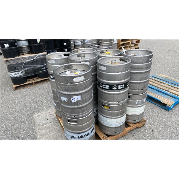 PALLET WITH 16 STAINLESS STEEL KEGS