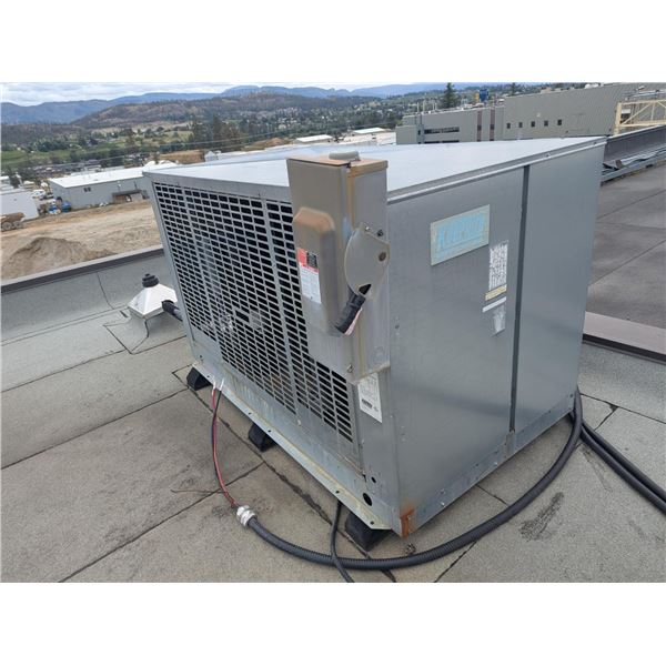 KEEPRITE CHILLER, 3 PHASE, HAS BEEN DISCONNECTED, *REQUIRES CRANE TO REMOVE FROM BUILDING ROOF*