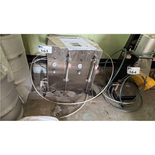 EXPRESS FILL XF 2500 BOTTLE/CAN FILLING STATION WITH MANUAL