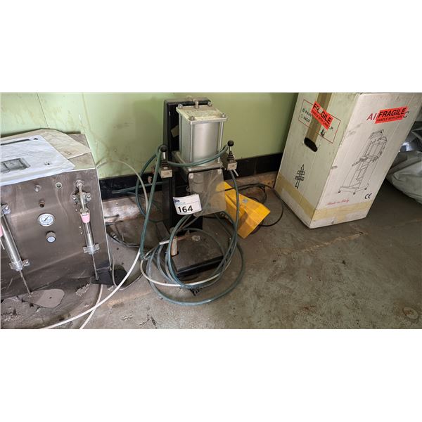SPAGNI MODEL AIR CORONA 26-29 CAN SEAMER, FOOT CONTROL, HAS BEEN IN STORAGE FOR A WHILE