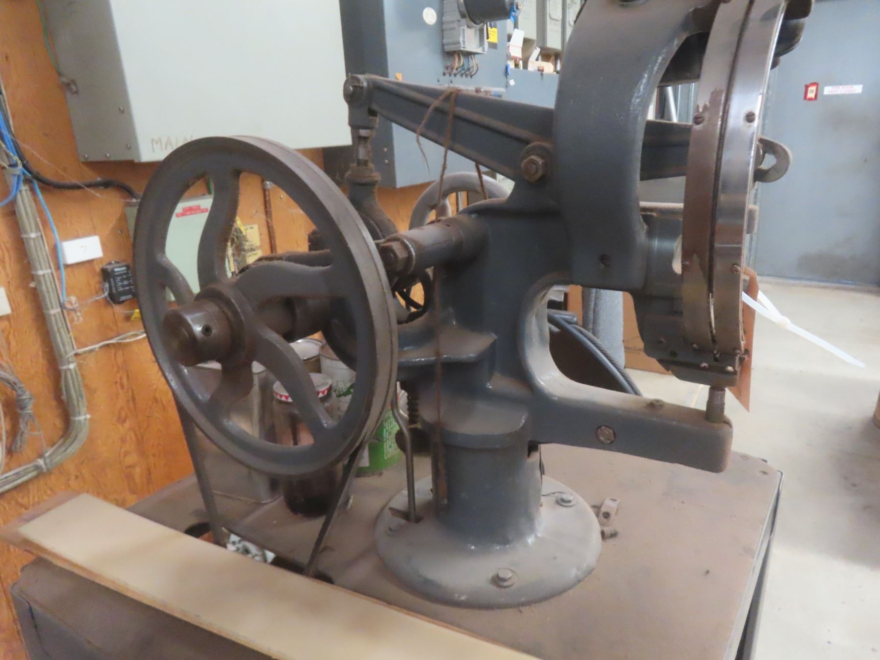 Standard Rivet Co. Power Riveting Machine on Rolling Stand, Model 66 ...