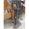 Image 4 : Standard Rivet Co. Foot-Operated Staple Punch and Riveter Machine