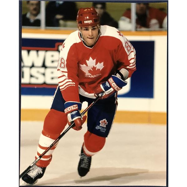 NORMAN JAMES 8x10 GLOSSY - ERIC LINDROS (HOF) 1992 OLYMPICS