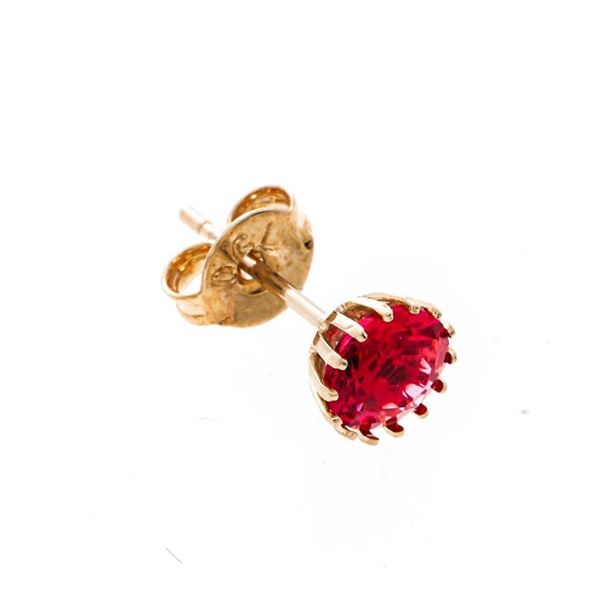 18kt Oro Laminado Ruby Red Round Stud Earrings