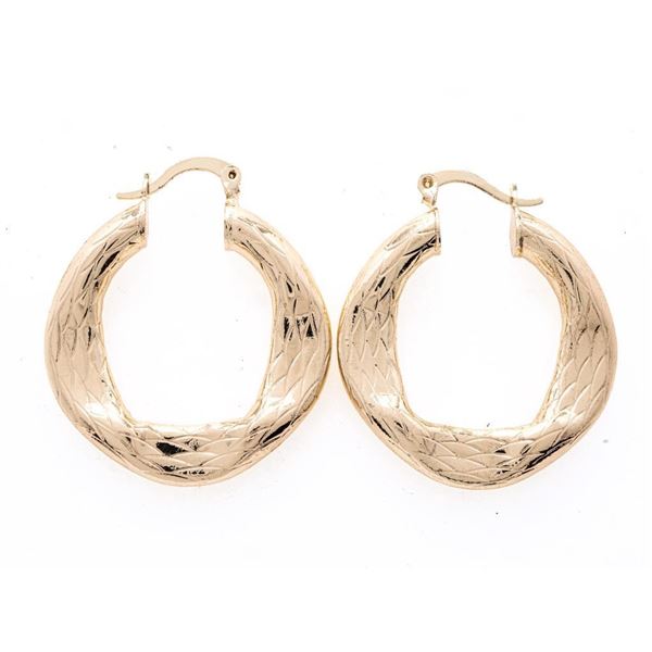 18kt Oro Laminado Flat Design Hoop Style Earrings