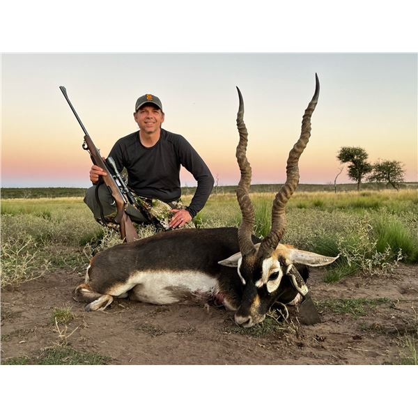 5 DAY HUNT FOR 4 HUNTERS AT NORTHERN PATAGONIA, ARGENTINA + 1 BLACKBUCK + 1 PATAGONIA RAM + 2 WILD B