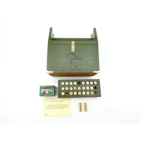 COLLECTIBLE WOODEN DUCKS UNLIMITED CANADA GUNNER'S BOX AMMO BOX  1989 WITH REMINGTON 12 GAUGE 2 3/4"