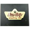 Image 4 : GUN GRIP SHOOTING VISE