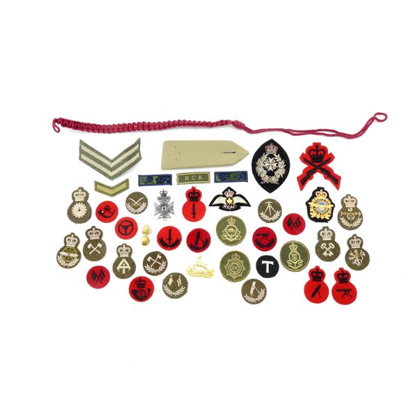 ASSORTED CANADIAN MILITARY BADGES, ETC. LOT