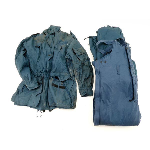 CANADIAN MILITARY COLD WEATHER PARKA AND OVERALLS