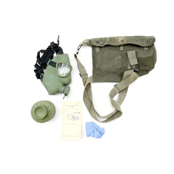 YUGOSLAVIAN M-59 GAS MASK KIT