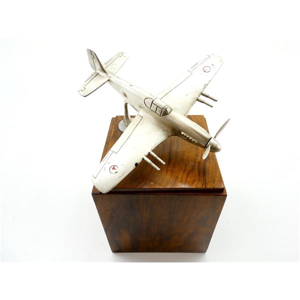 CANADIAN / BRITISH P-51 MUSTANG AIRCRAFT TRENCH ART TOBACCO BOX