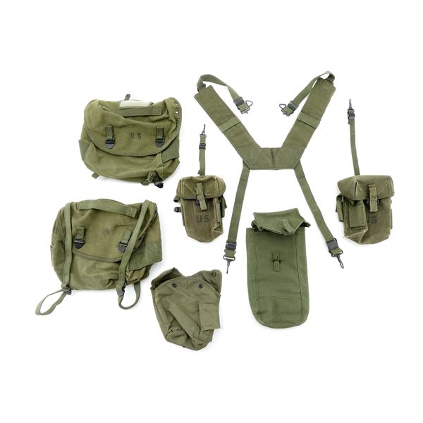 ASSORTED U.S. / CANADIAN MILITARY POUCH LOT