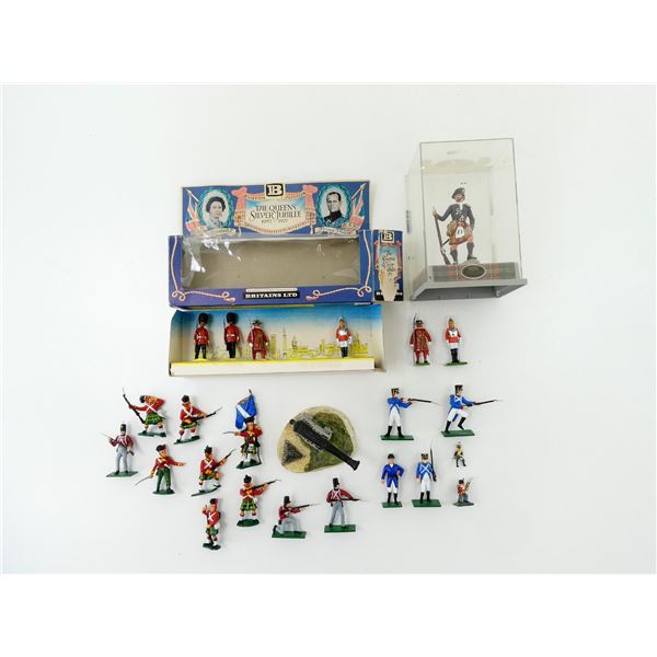 ASSORTED VINTAGE TOY SOLDIERS LOT