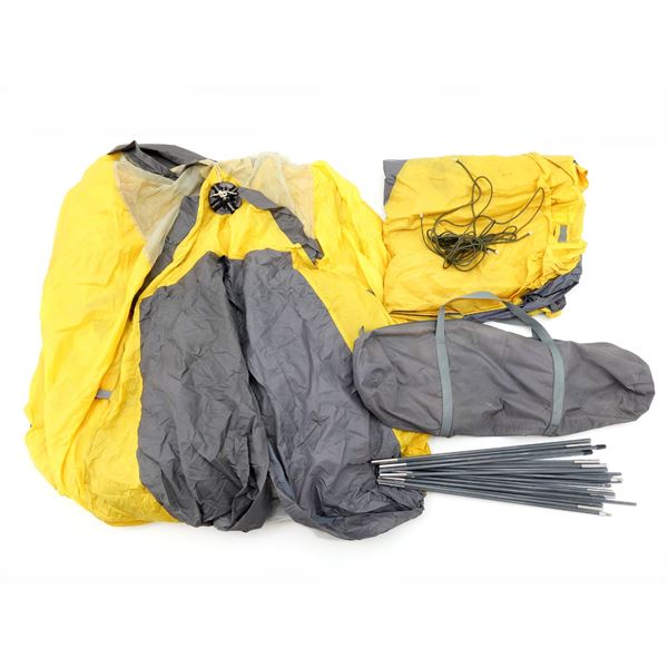 SPALDING 4-PERSON STYLE CAMPING TENT LOT